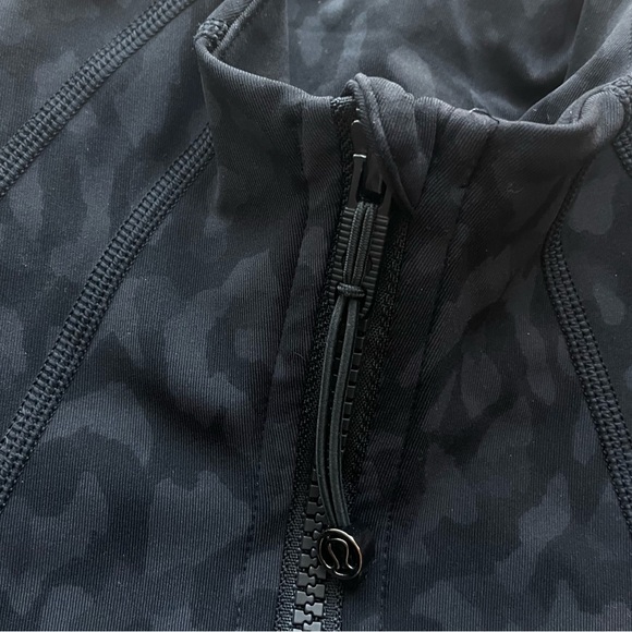 Lululemon Define Jacket - Picture 3 of 12